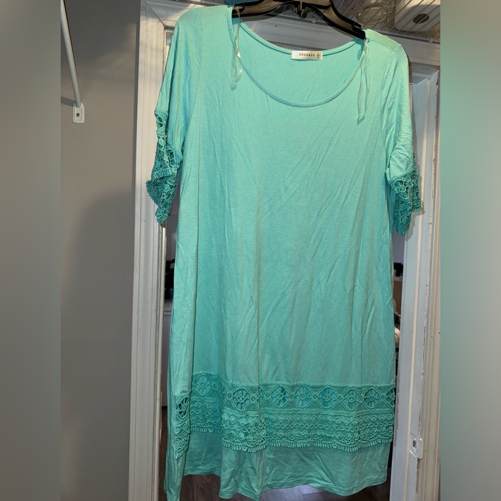 Boutique Tunic Top Aqua color, multiple size small! Brand new!!